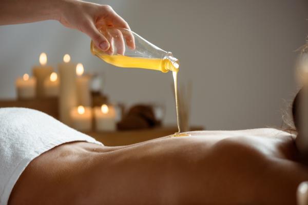Massage aux huiles & à l'huile chaude