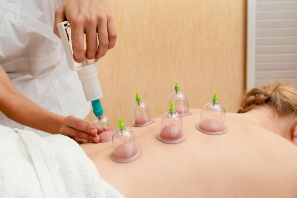 Massage avec ventouses